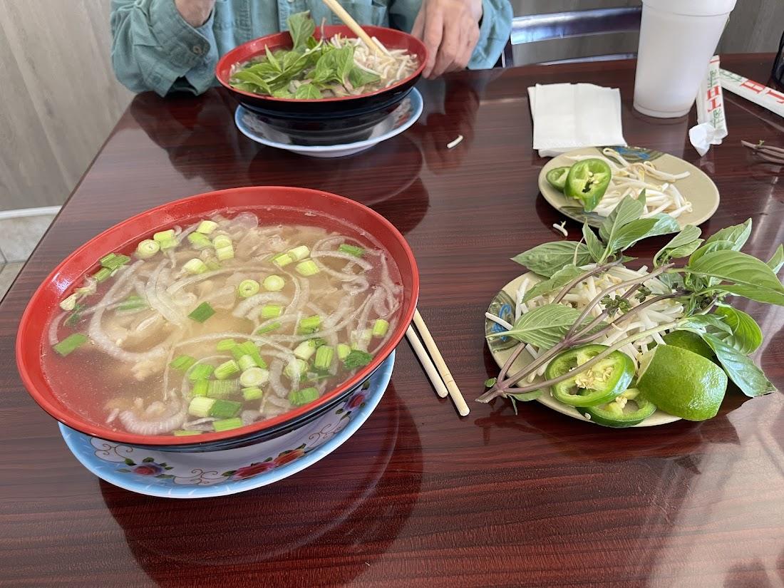 Thanh Binh Restaurant (Phở)