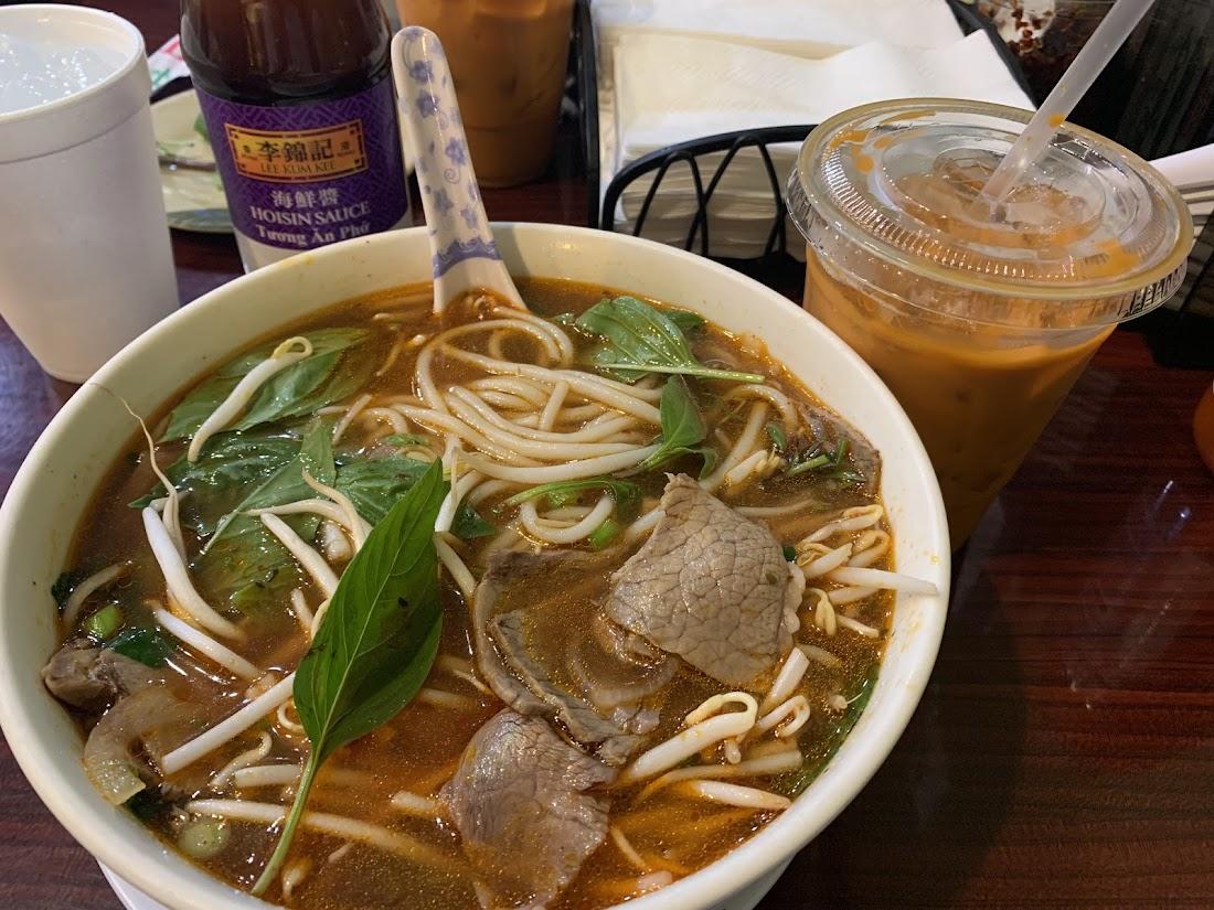 Thanh Binh Restaurant (Phở)